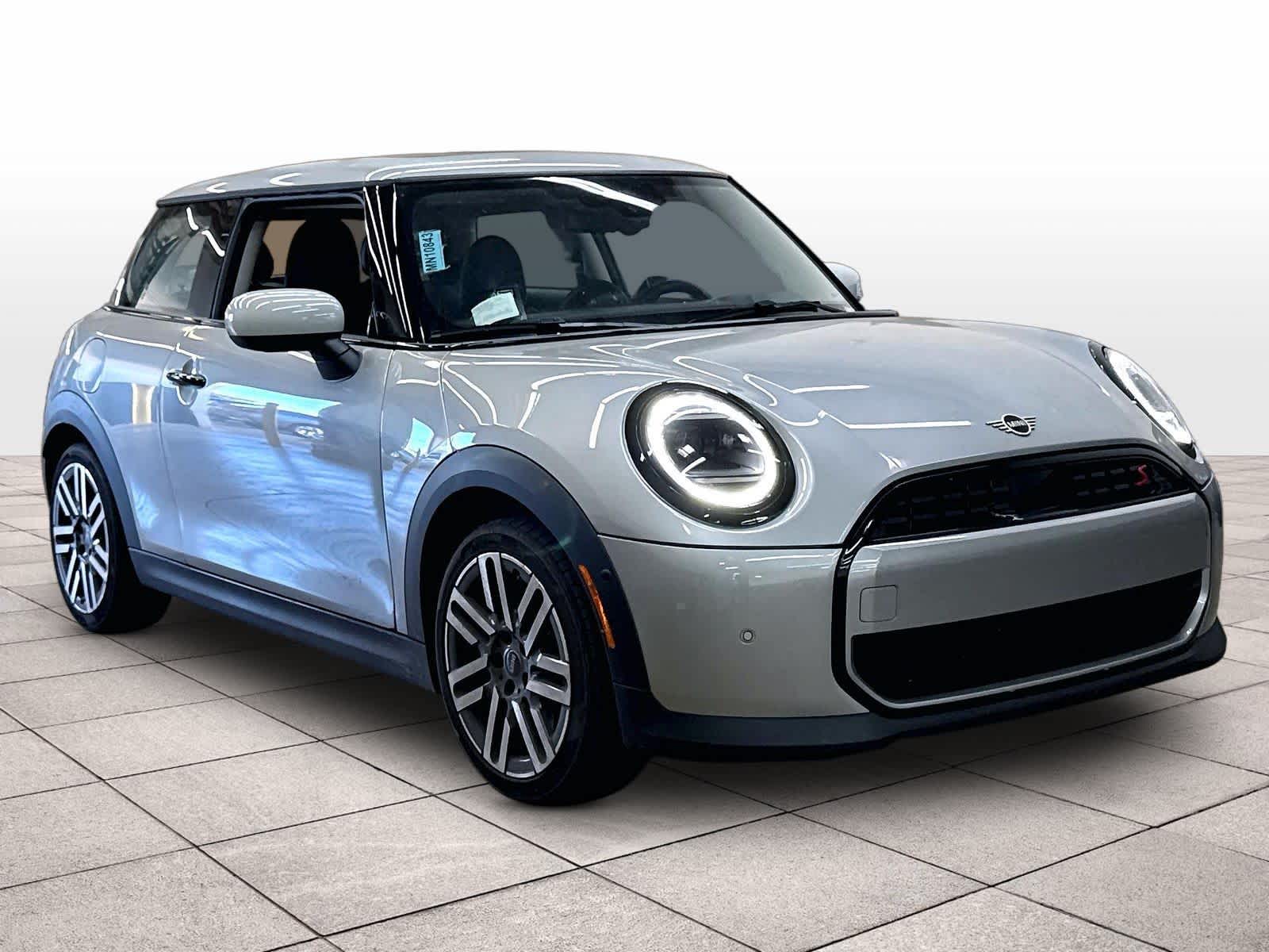 mini hardtop 2 door 2026 WMW23GD0XT2X70960 image mini hardtop 2 door 2026 WMW23GD0XT2X70960 image